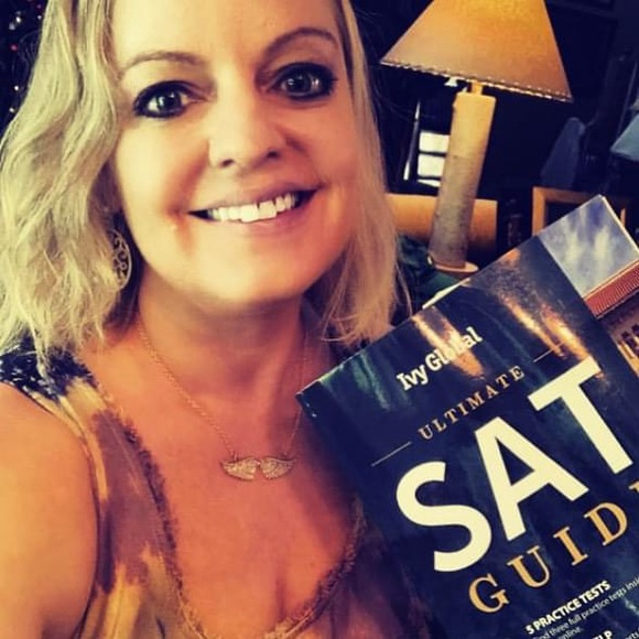 Meet your Posher, Amelia Blaska 🇺🇸❤️⚡️ - Picture 11 of 17